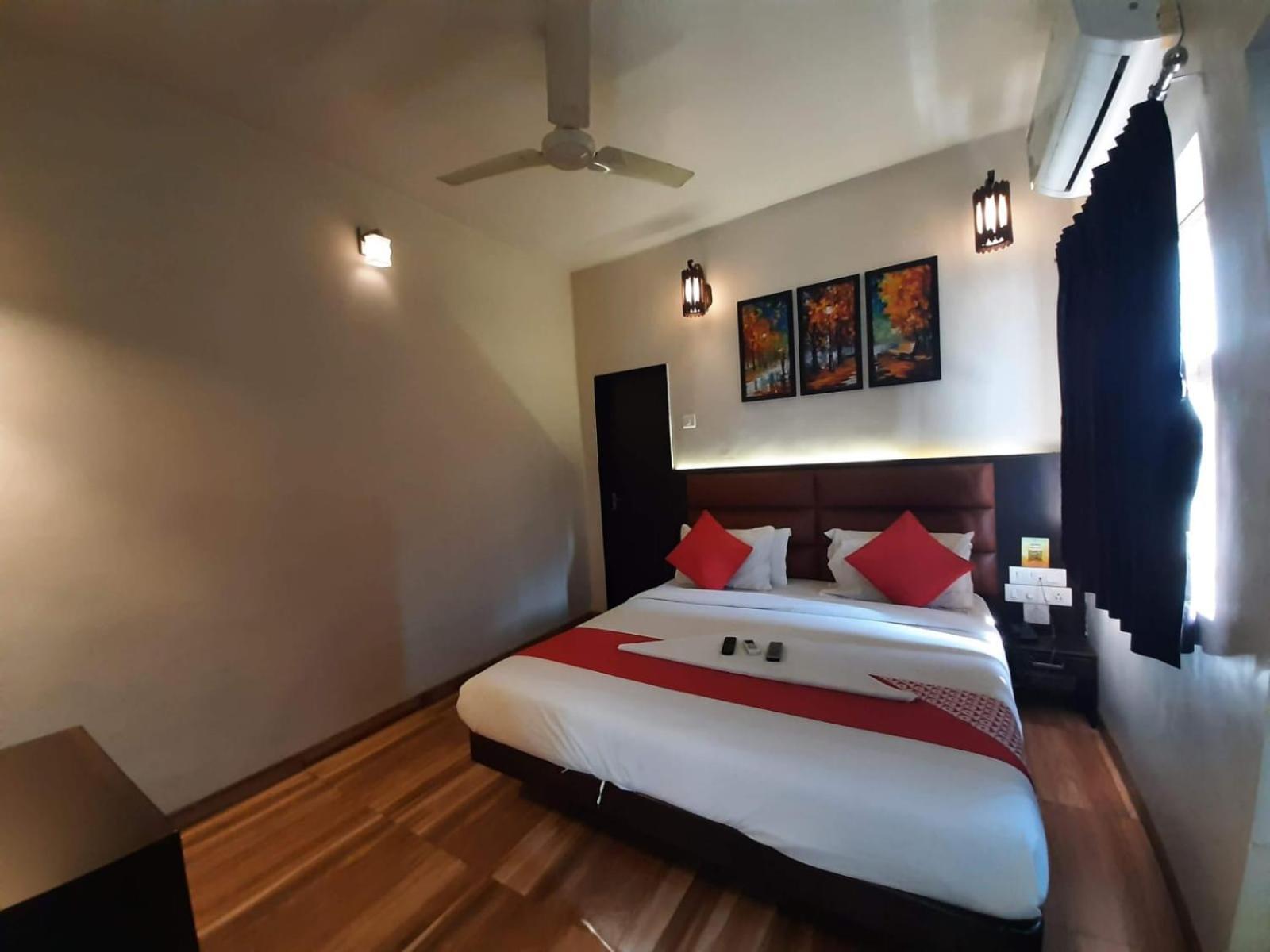 Hotel Saikripa Imperial Daman Buitenkant foto