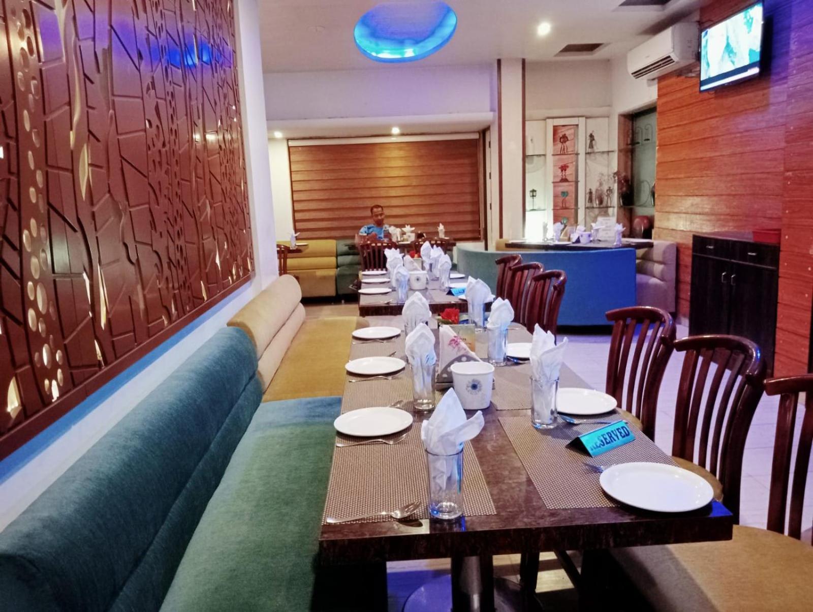 Hotel Saikripa Imperial Daman Buitenkant foto