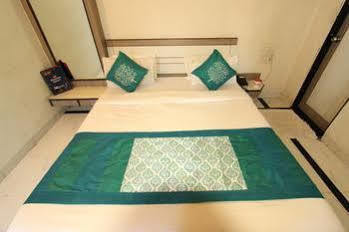 Hotel Saikripa Imperial Daman Buitenkant foto