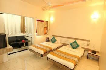 Hotel Saikripa Imperial Daman Buitenkant foto